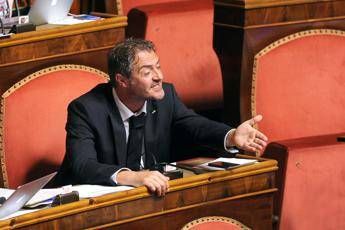 Il sottosegretario 5S: Con Di Battista contro il Pd Il sottosegretario 5S: Con Di Battista contro il Pd