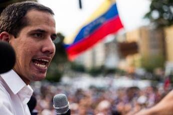 Venezuela, nuove foto di Guaidò con narcos colombiani Venezuela, nuove foto di Guaidò con narcos colombiani