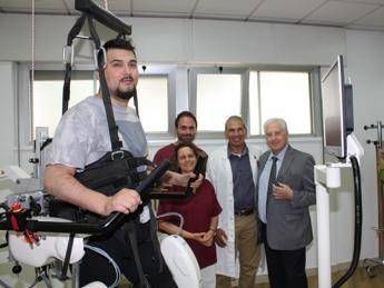 Robot per tornare a camminare, la storia di Jordan e 'Lokomat' Robot per tornare a camminare, la storia di Jordan e 'Lokomat'