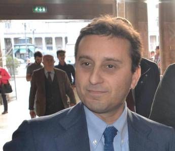 Parenzo contro l'ex Br: Ringrazi lo Stato per il reddito di cittadinanza Parenzo contro l'ex Br: Ringrazi lo Stato per il reddito di cittadinanza
