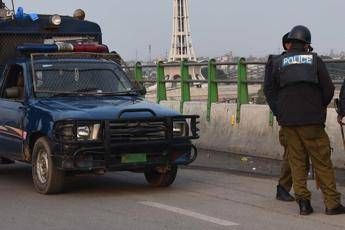 Pakistan, pullman precipita per guasto a freni Pakistan, pullman precipita per guasto a freni