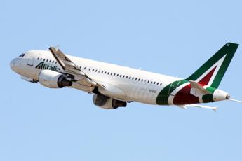 Patuanelli: Nessun rinvio per Alitalia