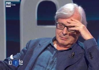 Sgarbi si commuove in tv