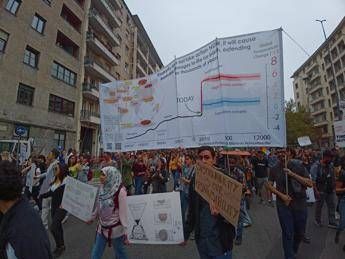 FridayForFuture, 'siamo in 300mila in piazza a Milano FridayForFuture, 'siamo in 300mila in piazza a Milano