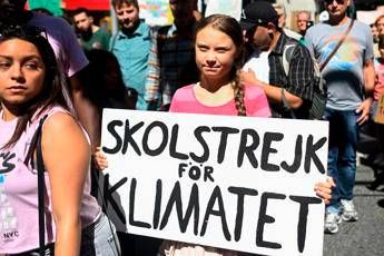 Putin liquida Greta come gentile e disinformata, e lei incolla sul suo profilo Putin liquida Greta come gentile e disinformata, e lei incolla sul suo profilo