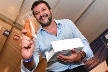 Salvini 'martella' sulle merendine