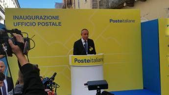 Del Fante inaugura nuovo ufficio postale a L'Aquila Del Fante inaugura nuovo ufficio postale a L'Aquila