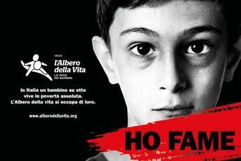 Povertà, Oliviero Toscani firma campagna per 'L'Albero della Vita' Povertà, Oliviero Toscani firma campagna per 'L'Albero della Vita'