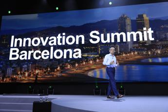 Schneider Electric invita le aziende a collaborare su efficienza e sostenibilità all’Innovation Summit di Barcellona