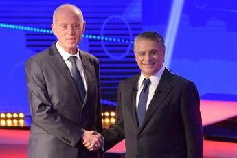 'Robocop vs Berlusconi', Tunisia alla sfida per la presidenza 'Robocop vs Berlusconi', Tunisia alla sfida per la presidenza