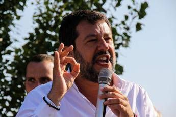 Salvini: L'antisemitismo va curato con educazione e legge Salvini: L'antisemitismo va curato con educazione e legge