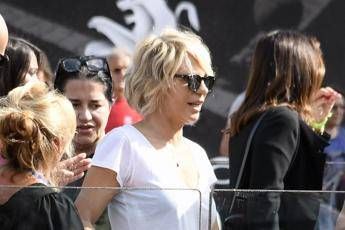 De Filippi a Tennis&Friends: Non bisogna aver paura di farsi visitare De Filippi a Tennis&Friends: Non bisogna aver paura di farsi visitare