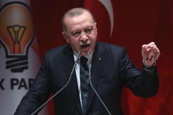 Erdogan contro l'Occidente: Schierato con i terroristi