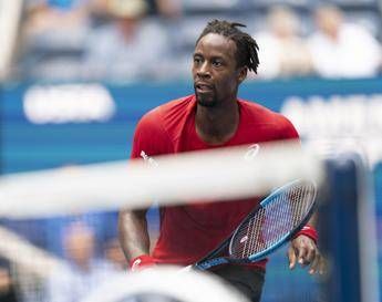 Monfils k.o. con Sinner, sui social insulti razzisti anche in italiano Monfils k.o. con Sinner, sui social insulti razzisti anche in italiano