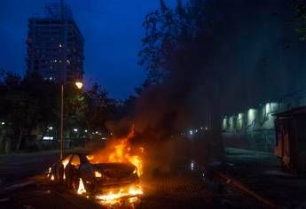 Scontri in Cile, tre morti. Imposto coprifuoco a Santiago Scontri in Cile, tre morti. Imposto coprifuoco a Santiago