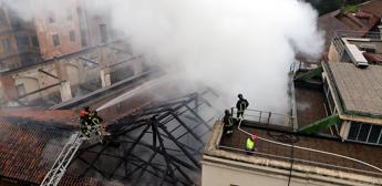 Appendino: Fa male vedere edificio storico in fiamme