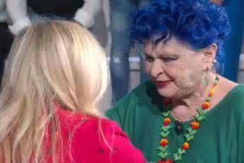 Lucia Bosè: Le corna? Le ho sempre avute, ma l'ho sposato lo stesso Lucia Bosè: Le corna? Le ho sempre avute, ma l'ho sposato lo stesso