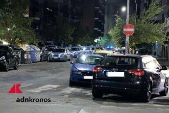 Roma, agguato a Casal Bruciato: tre colpi contro 48enne Roma, agguato a Casal Bruciato: tre colpi contro 48enne