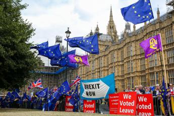 Svolta Brexit, da laburisti ok a voto anticipato