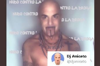 Provocazione contro la droga, dj Aniceto posta foto nudo