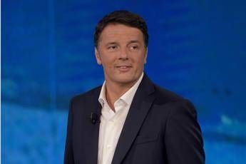 Renzi show a 'Viva Rai Play': Sono il Fiorello della politica Renzi show a 'Viva Rai Play': Sono il Fiorello della politica