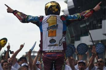 Doppietta dei fratelli Marquez, Alex campione in Moto2 Doppietta dei fratelli Marquez, Alex campione in Moto2