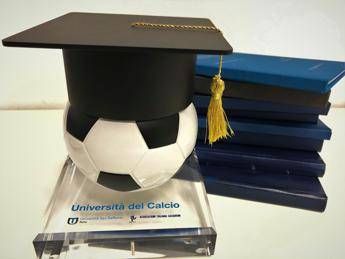 Il pallone in cattedra, prima seduta di laurea in 'Calcio'