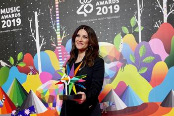 Laura Pausini premiata in Spagna con il Los40 Music Award alla carriera