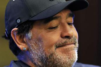 Covid, Maradona in isolamento