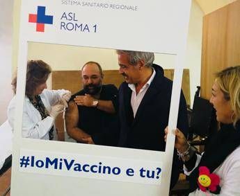 Influenza, l'esempio dei medici della Asl Roma 1 Influenza, l'esempio dei medici della Asl Roma 1