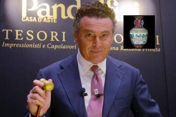 Asta record per vaso cinese da 2,5 milioni Asta record per vaso cinese da 2,5 milioni