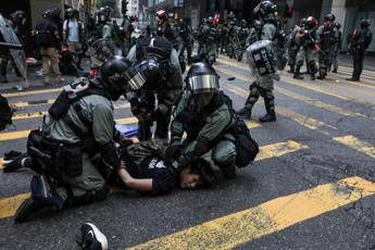 Hong Kong, notte di sconti: sgomberata università