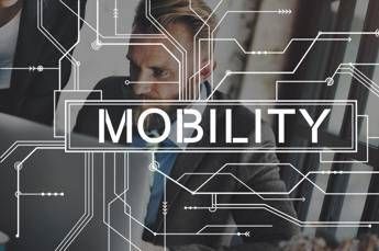 Oltre un terzo delle aziende italiane sceglie il VoIP per la maggiore mobilità Oltre un terzo delle aziende italiane sceglie il VoIP per la maggiore mobilità