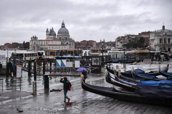 Venezia, acqua alta da record e nuova marea in arrivo