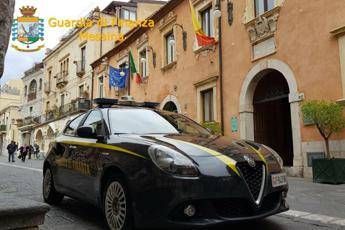 Si appropriava dei soldi dei morosi, avvocato Comune Taormina in manette Si appropriava dei soldi dei morosi, avvocato Comune Taormina in manette