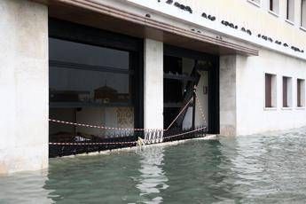 Venezia, primi rimborsi e stop mutui