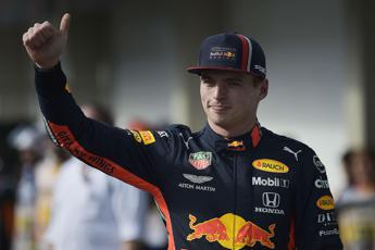 F1, Verstappen rinnova con la Red Bull fino al 2023