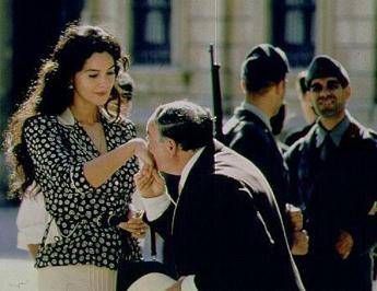 Monica Bellucci: ''Geniale omaggio Malgioglio a Malena'' Monica Bellucci: ''Geniale omaggio Malgioglio a Malena''