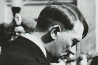 All'asta il cilindro di Hitler All'asta il cilindro di Hitler
