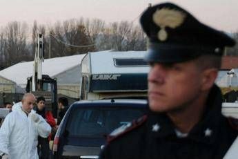 Viareggio, trovata morta in roulotte: fermato il compagno Viareggio, trovata morta in roulotte: fermato il compagno