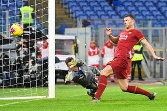 Serie A, Lazio e Roma avanti tutta Serie A, Lazio e Roma avanti tutta