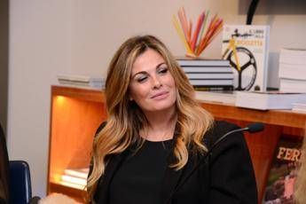 'Vanessa Incontrada a Sanremo', Twitter in pressing su Amadeus 'Vanessa Incontrada a Sanremo', Twitter in pressing su Amadeus