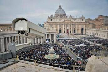 Giallo in Vaticano, lascia il segretario del Papa? Giallo in Vaticano, lascia il segretario del Papa?