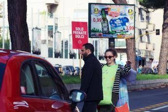 A Roma nascono i 'Cuscinetti', volontari per attraversare le strade A Roma nascono i 'Cuscinetti', volontari per attraversare le strade