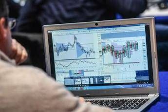 Segno più per Ftse Mib e spread