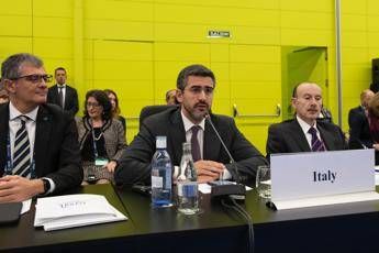A Siviglia l'Europa dello spazio. Fraccaro: Italia promuove politica comune A Siviglia l'Europa dello spazio. Fraccaro: Italia promuove politica comune