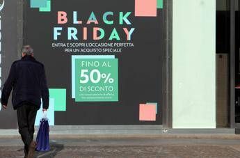 Black Friday, ecco quanto spendono gli italiani Black Friday, ecco quanto spendono gli italiani