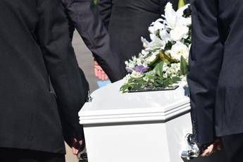 Caro funerali: la soluzione è nel servizio funebre convenzionato con i comuni Caro funerali: la soluzione è nel servizio funebre convenzionato con i comuni