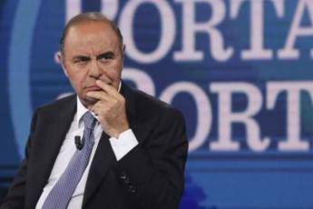 Sardine, Vespa: Bella Ciao a San Luigi? Hanno perso la brocca Sardine, Vespa: Bella Ciao a San Luigi? Hanno perso la brocca