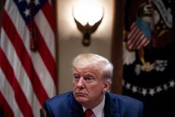 Hong Kong, Trump firma legge pro manifestanti Hong Kong, Trump firma legge pro manifestanti